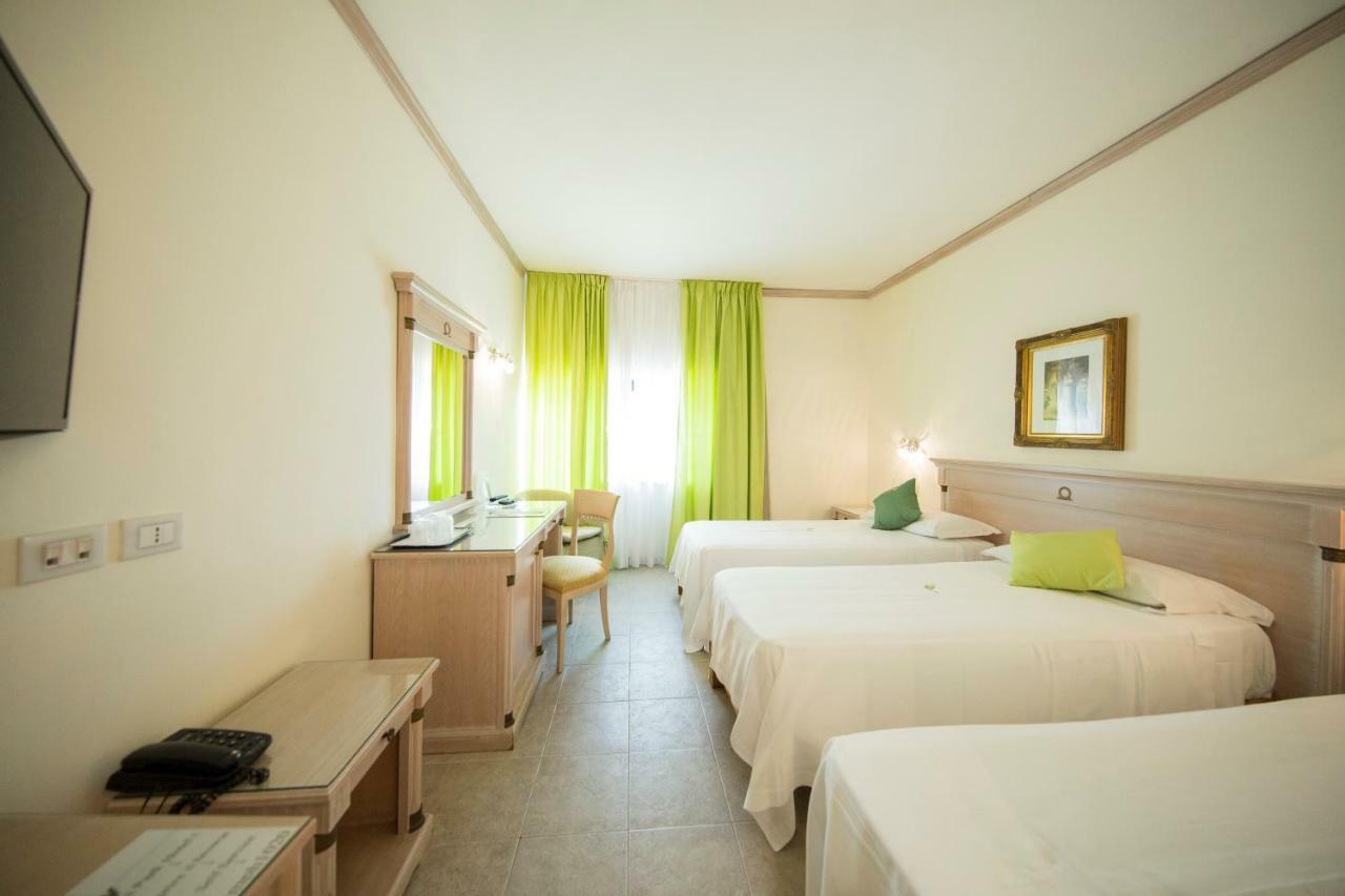 Mancini Park Hotel Rome Bagian luar foto