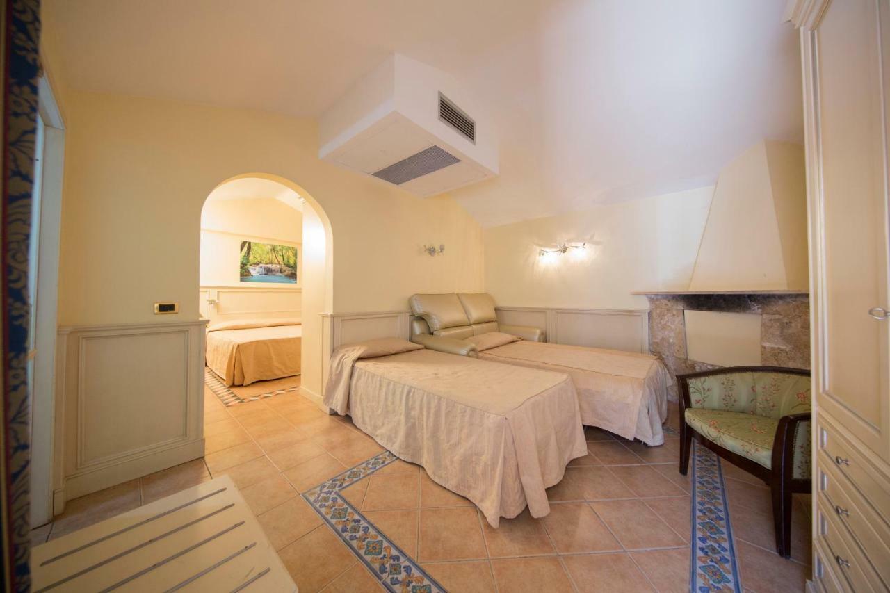 Mancini Park Hotel Rome Bagian luar foto